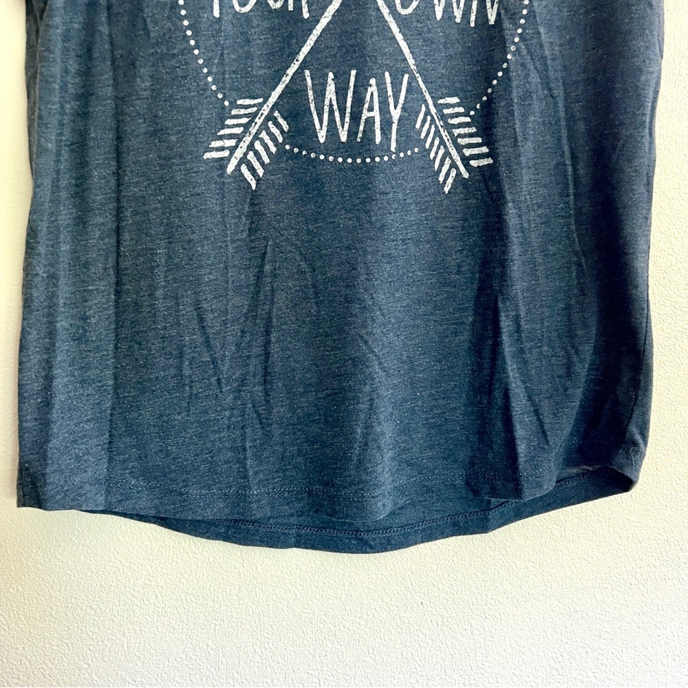 Choke | Tee - Picture 5 of 6
